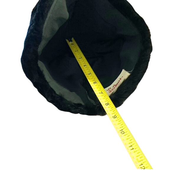 Vintage 1950s Betmar Black Mink Fur Hat – Mid-Century Winter Beanie Cloche - Picture 4 of 5